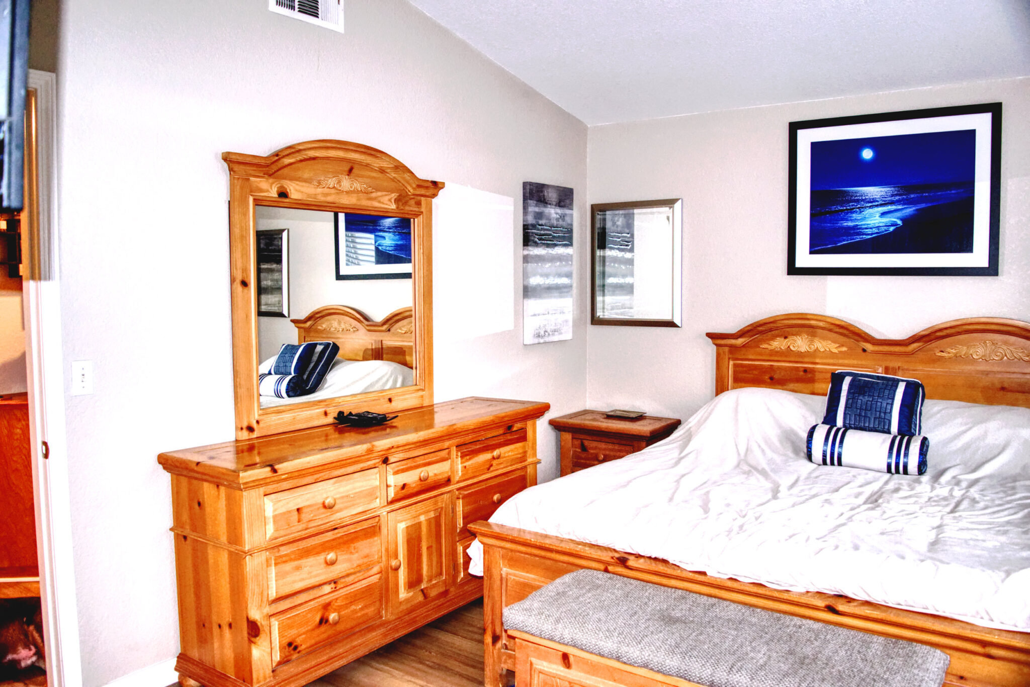 MasterBed1