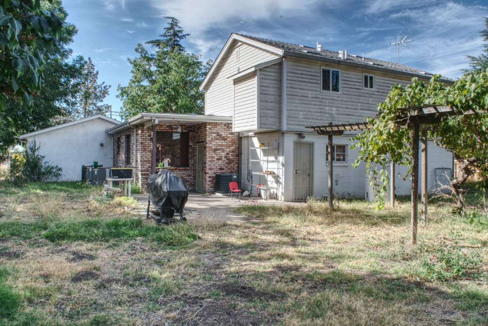 OUTSIDE11